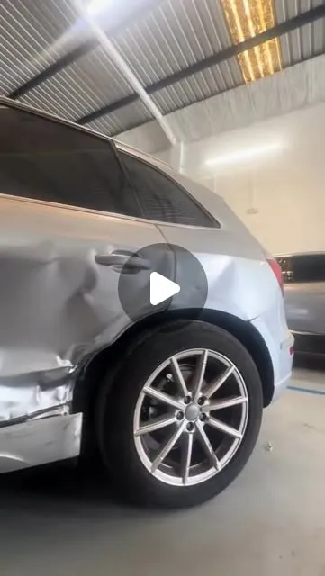 Audi Q5: reparación de golpe trasero con daños en eje y airbags